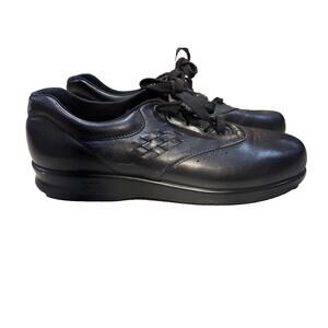 SAS Womens Size 8.5 S Slim Free Time Walking Shoe Black Suede Tri-Pad Comfort